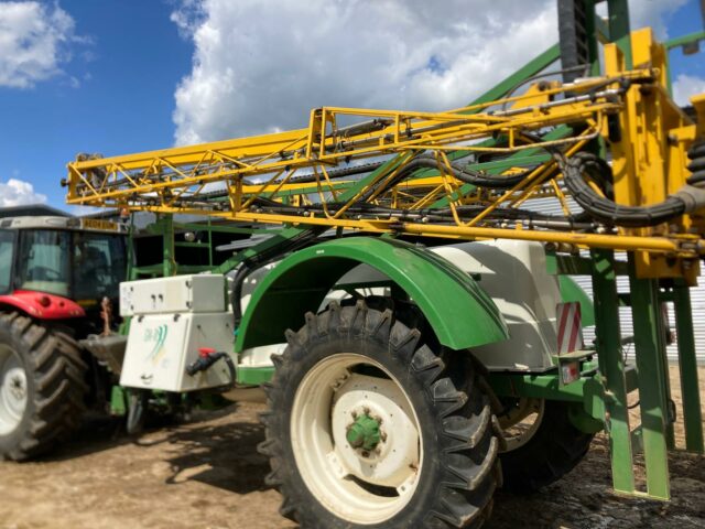 One- 2012 GMR 3200 Trailed sprayer