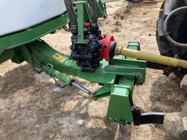 One- 2012 GMR 3200 Trailed sprayer