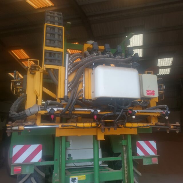 One- 2012 GMR 3200 Trailed sprayer