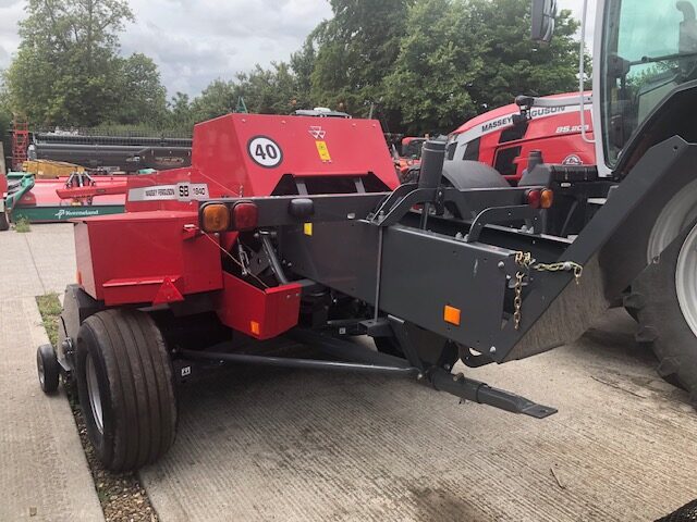 MA005153 NEW MF1840 SMALL SQUARE BALER