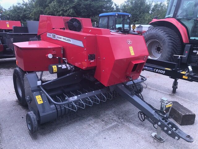MA005147 NEW MF1840 SMALL SQUARE BALER