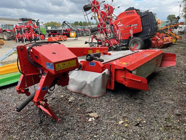 GM036024 Kuhn FC313D Mower Conditioner.