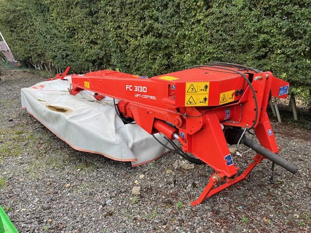 GM036024 Kuhn FC313D Mower Conditioner.
