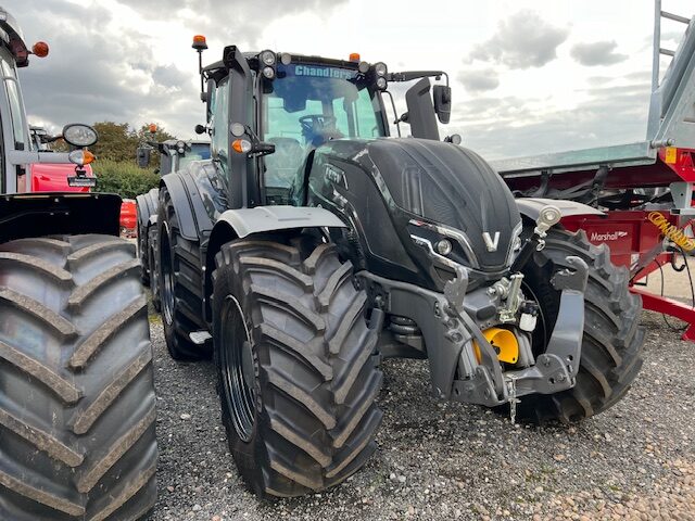 T2035156 2024 VALTRA T215A 4WD TRACTOR