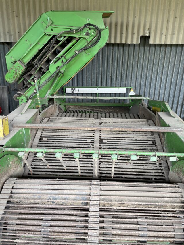 Standen Status 1750 Potato Harvester