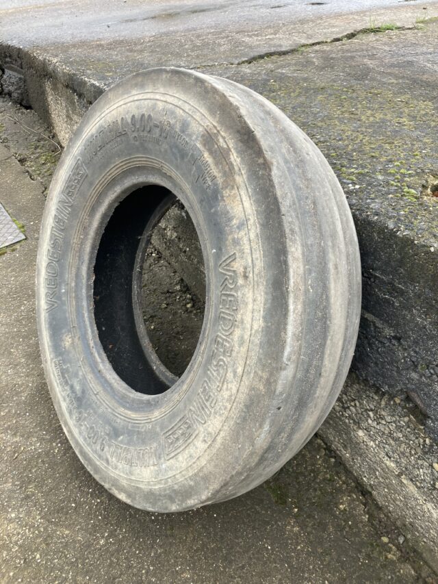 Tyre 9.00-16