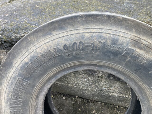 Tyre 9.00-16