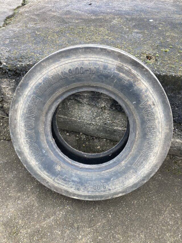 Tyre 9.00-16