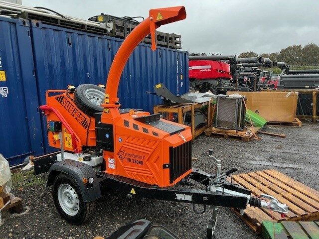 2M040720 TIMBERWOLF TW230HB WOODCHIPPER