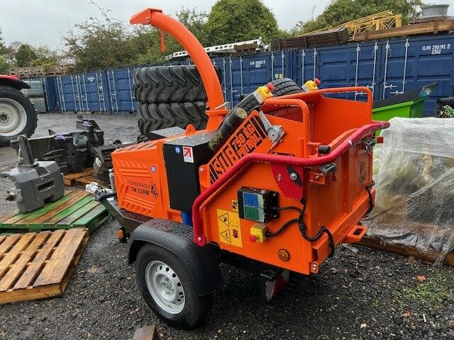 2M040720 TIMBERWOLF TW230HB WOODCHIPPER