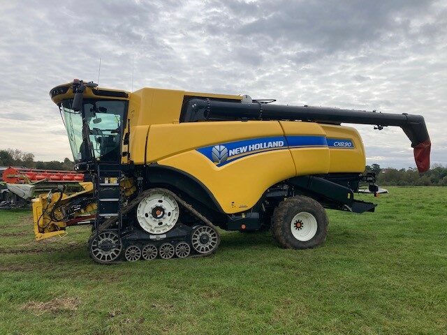 2022 New Holland CX890 SmartTrax Combine
