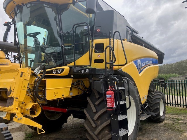 2018 New Holland CX8.80 Combine