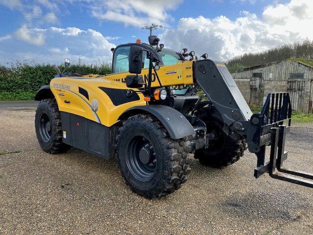 2023 New Holland TH7.42 Elite Tractor