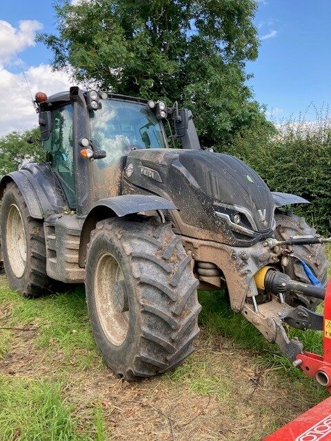 T4012252 2021 VALTRA T235V 4WD TRACTOR