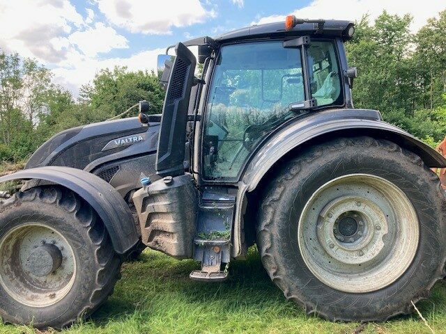 T4012252 2021 VALTRA T235V 4WD TRACTOR