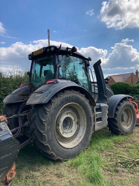 T4012252 2021 VALTRA T235V 4WD TRACTOR