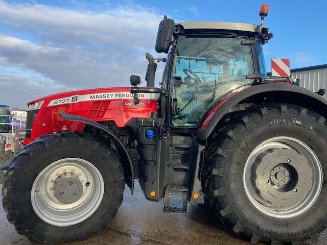 AM000162 – 2020 Massey Ferguson 8737S Tractor