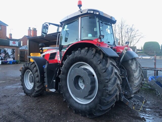 MA005056 DEMO MF7S.210 EXDV TRACTOR