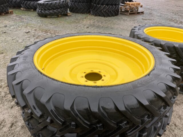JOHN DEERE FARMAX ROW CROP WHEELS & TYRES