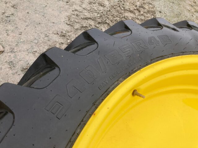 JOHN DEERE FARMAX ROW CROP WHEELS & TYRES