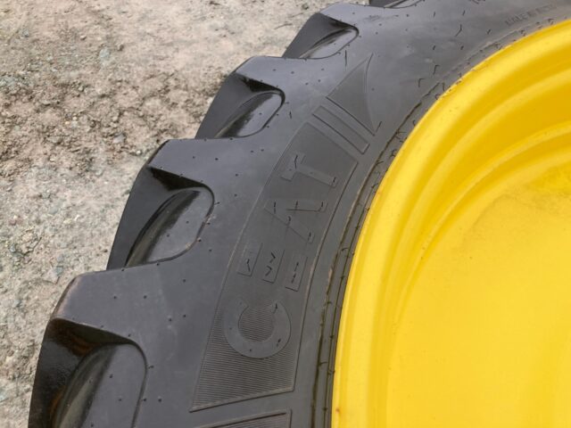 JOHN DEERE FARMAX ROW CROP WHEELS & TYRES