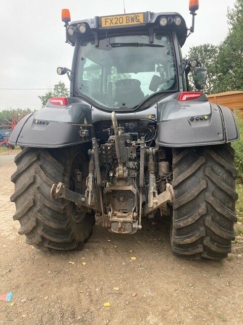 TB003379 2019 VALTRA T174EA 4WD TRACTOR