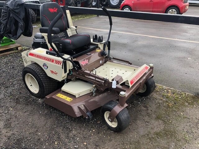 AM000510 GRASSHOPPER 124V-48 MOWER