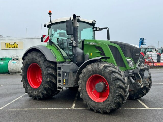 AM000592 2022 FENDT 828 VARIO S4 PROFIPLUS 4WD TRACTOR