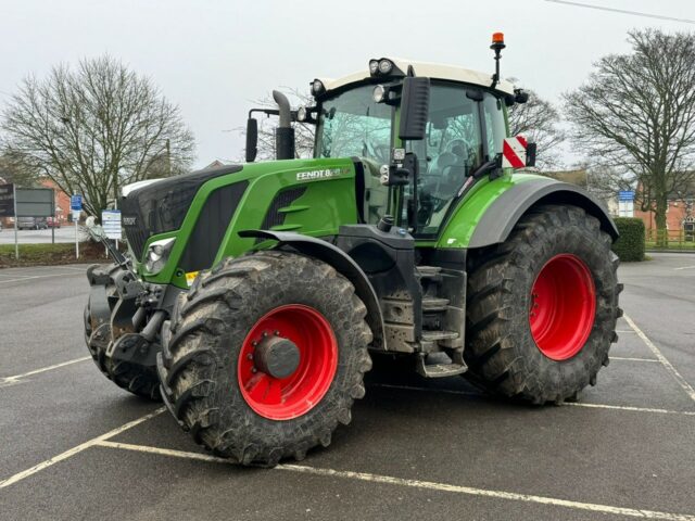 AM000592 2022 FENDT 828 VARIO S4 PROFIPLUS 4WD TRACTOR