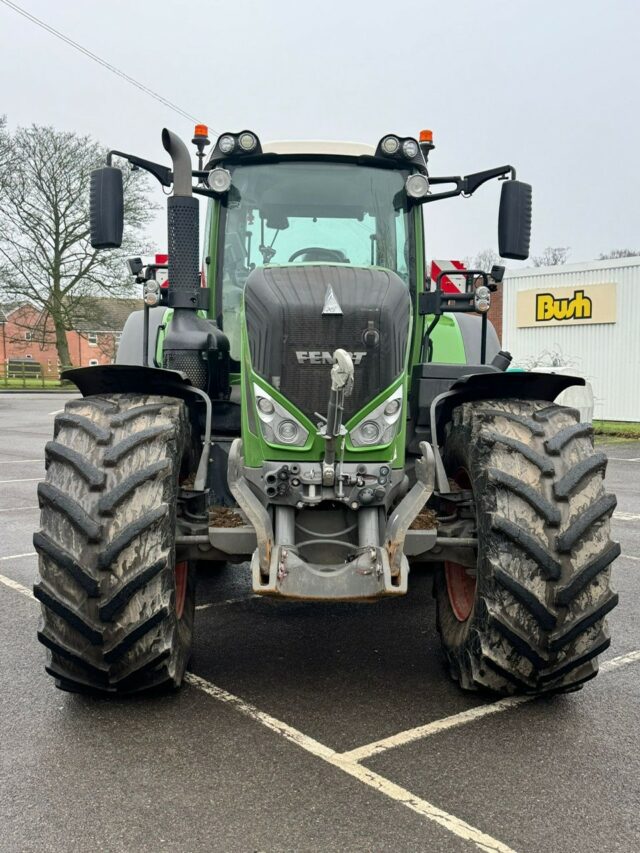 AM000592 2022 FENDT 828 VARIO S4 PROFIPLUS 4WD TRACTOR