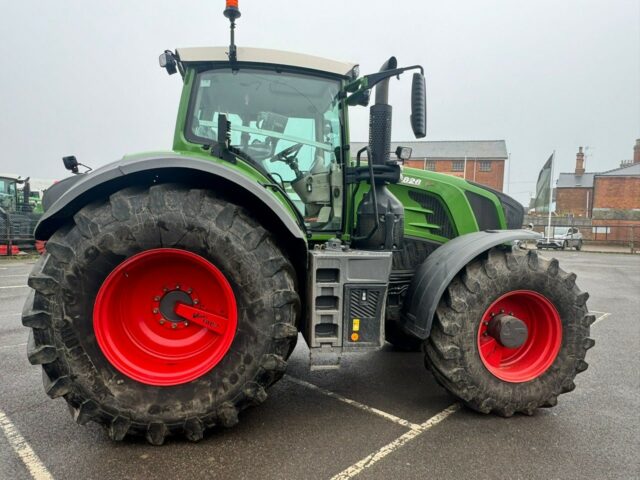 AM000592 2022 FENDT 828 VARIO S4 PROFIPLUS 4WD TRACTOR