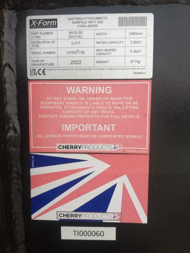 TI000060 – Ex Demo Cherry BK30/80 Bucket