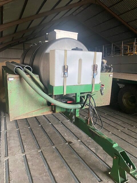 Bowser / nurse tank 4400lt