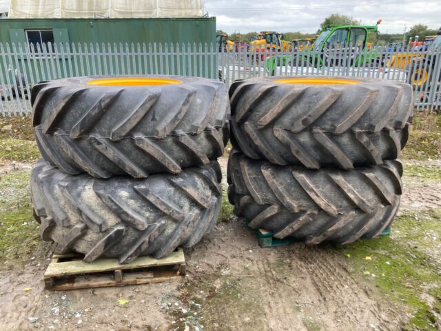 MICHELIN VF620-70 R26 + RIMS