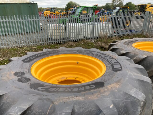 MICHELIN VF620-70 R26 + RIMS