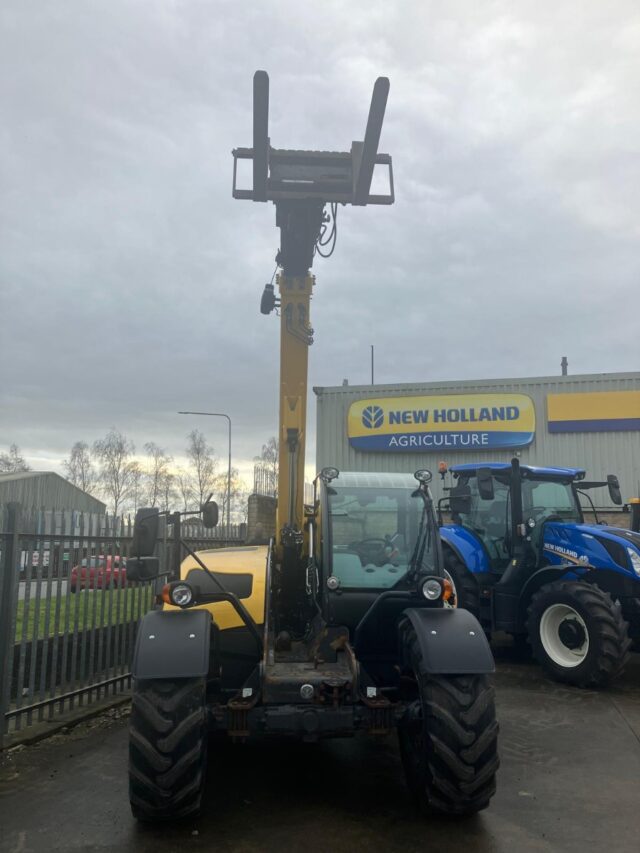 NEW HOLLAND TH6.32S