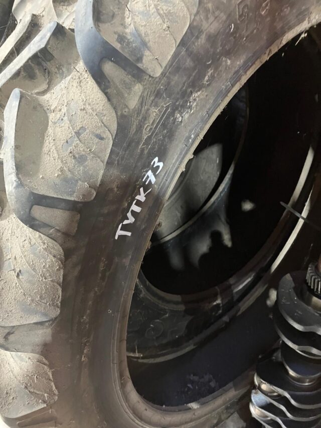 2x 270/95 R44 TYRES
