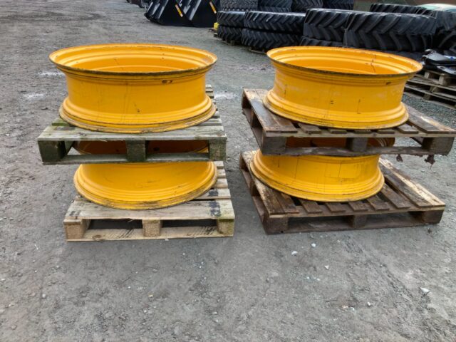 Set of Row Crop Rims To suit JCB Fastrac Stage 4