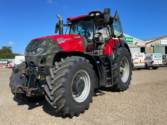 CASE IH Optum 300