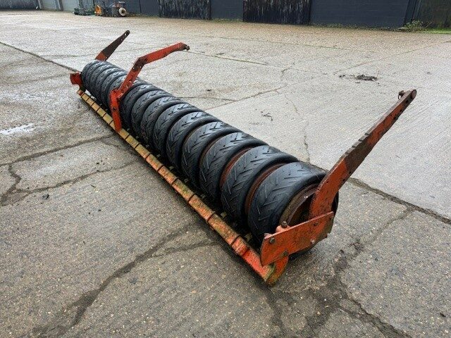 Kuhn Farm Flex Tyre Packer (4m)