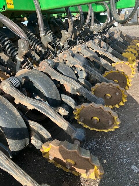 4m JD 750a seed drill