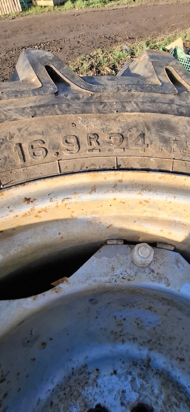 Tractor tyres