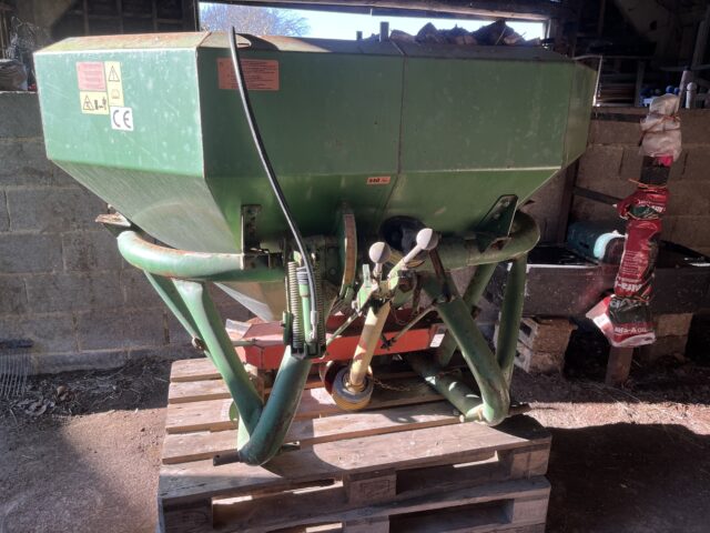 Fertilizer Spreader