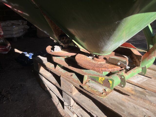 Fertilizer Spreader