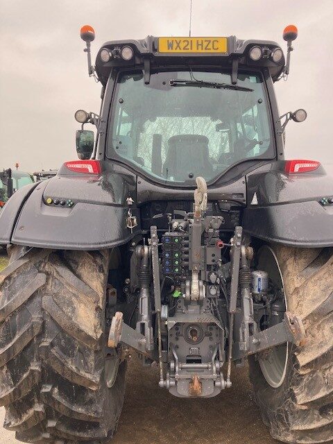 VA685527 – 2020 Valtra T214V SmartTouch Tractor