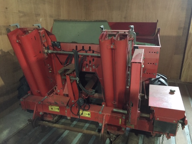 Kverneland 3000 2 row potato planter