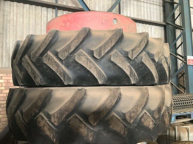 T716004C ROW CROP 320/85R32 & 300/95R46