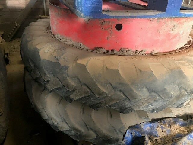 T716004C ROW CROP 320/85R32 & 300/95R46