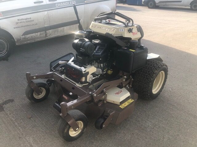 AM000618 GRASSHOPPER SO26 STAND ON MOWER