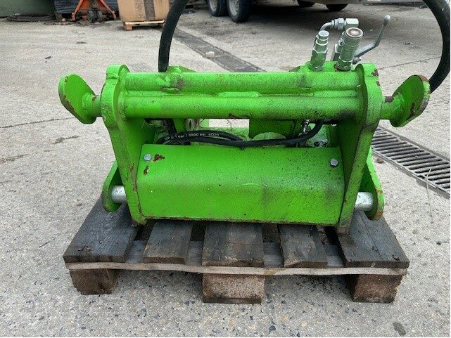 TA01477A JCB TOOL CARRIER HEADSTOCK